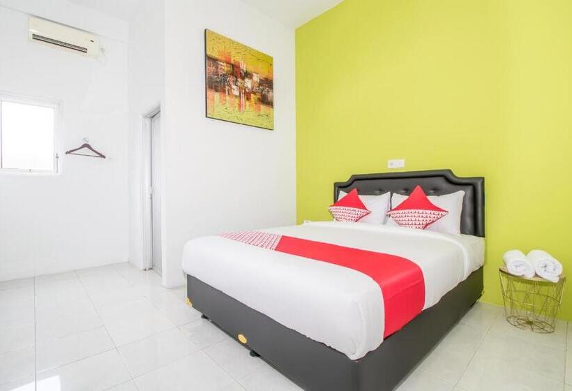 בית מלון כפרי Oyo 2270  Taman Wirama