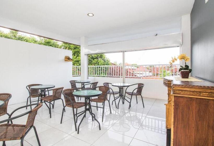 בית מלון כפרי Oyo 2270  Taman Wirama