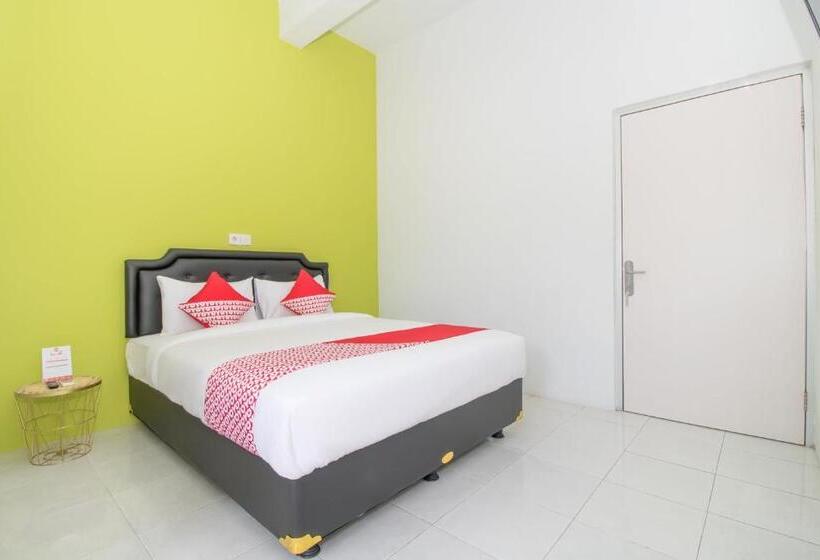 בית מלון כפרי Oyo 2270  Taman Wirama