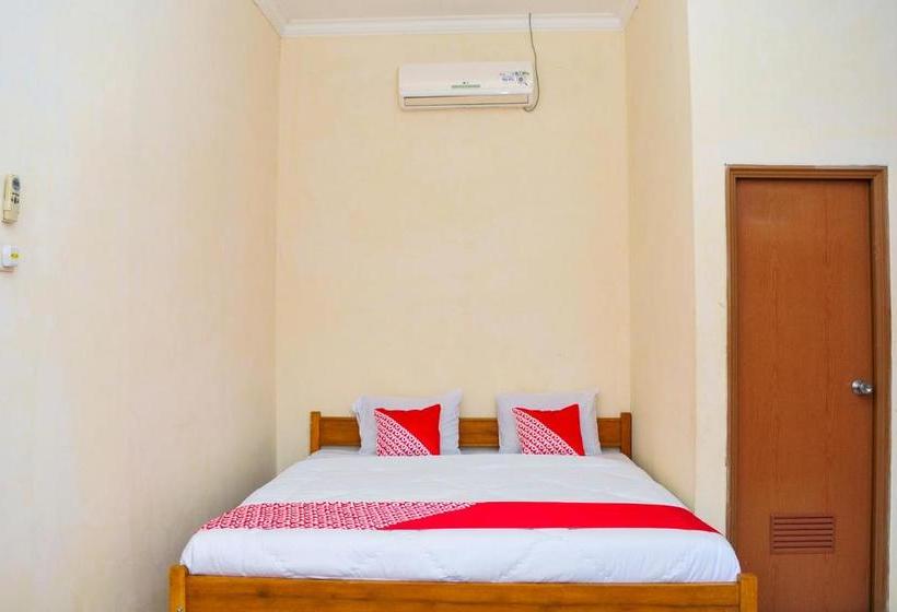 ホテル Oyo 2471 Swarna Raya