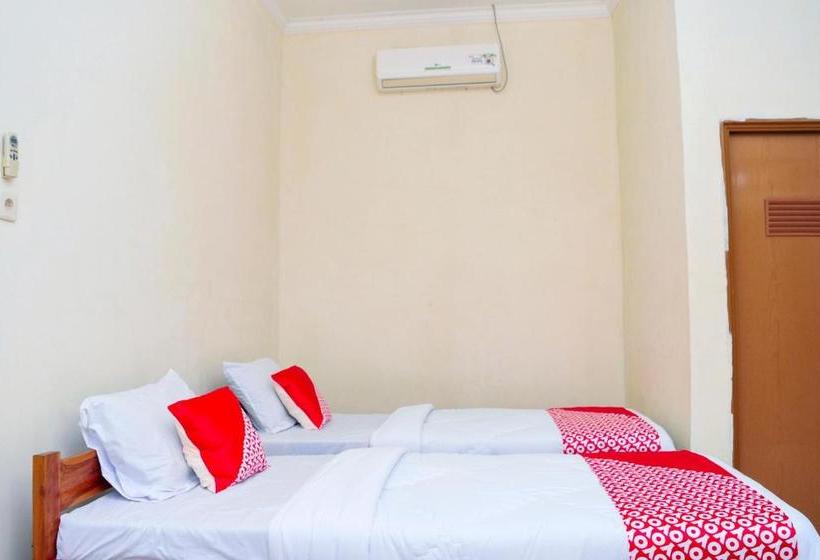 ホテル Oyo 2471 Swarna Raya