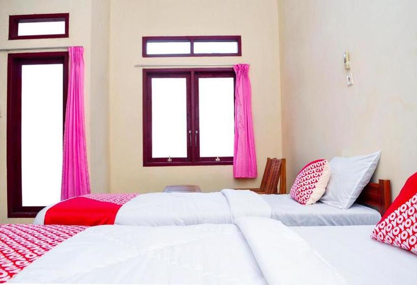 ホテル Oyo 2471 Swarna Raya