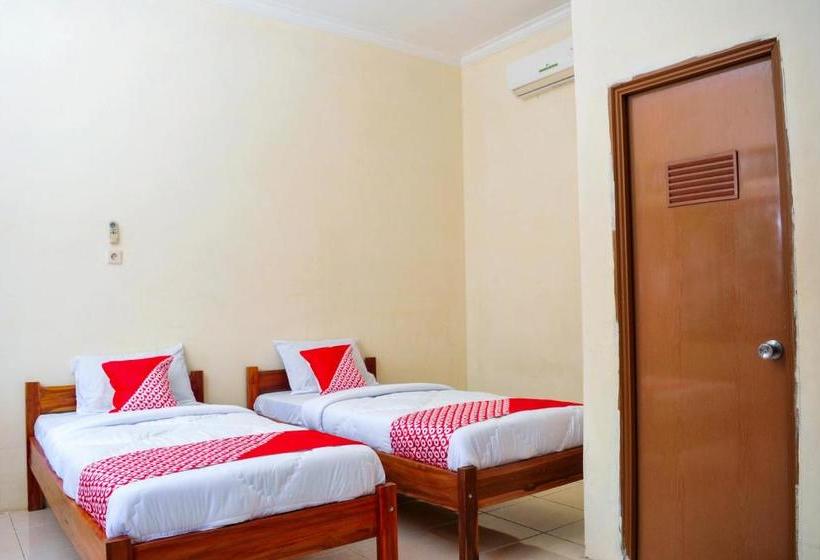 ホテル Oyo 2471 Swarna Raya