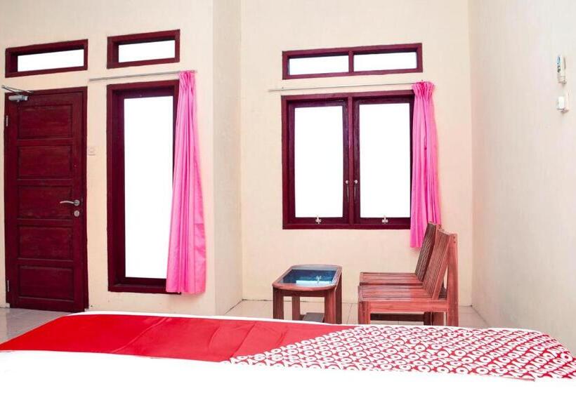 ホテル Oyo 2471 Swarna Raya