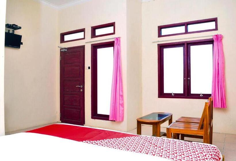 ホテル Oyo 2471 Swarna Raya