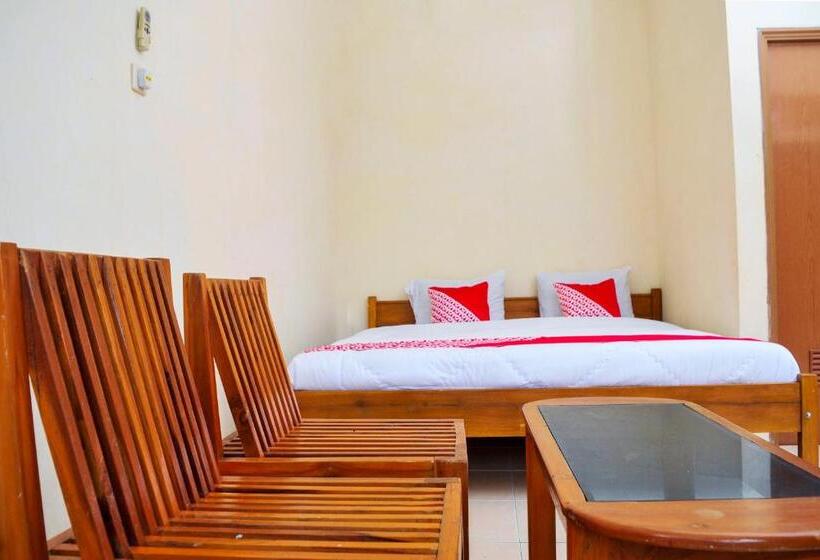 ホテル Oyo 2471 Swarna Raya