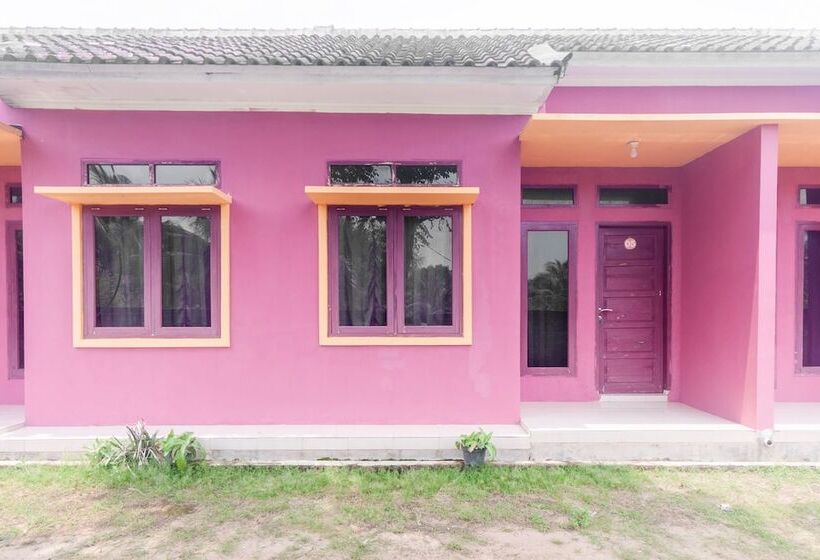 ホテル Oyo 2471 Swarna Raya