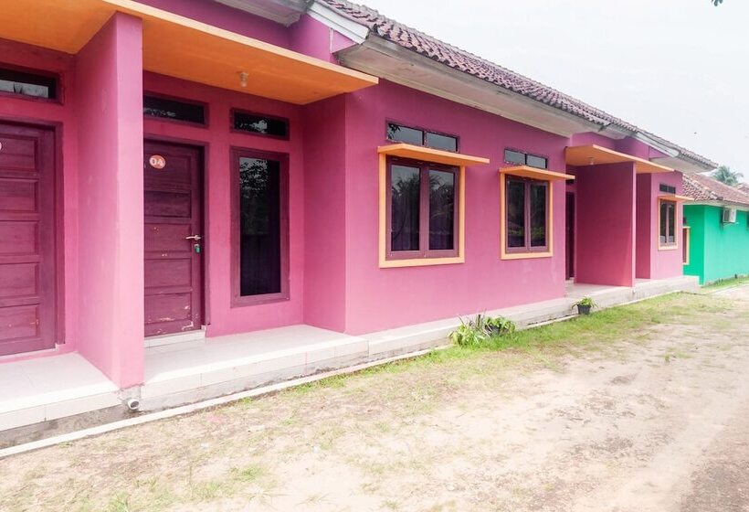 ホテル Oyo 2471 Swarna Raya