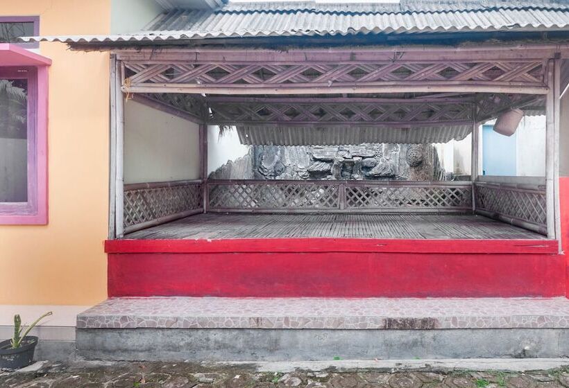 ホテル Oyo 2471 Swarna Raya