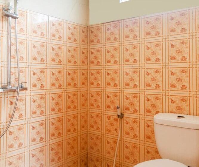 ホテル Oyo 2471 Swarna Raya