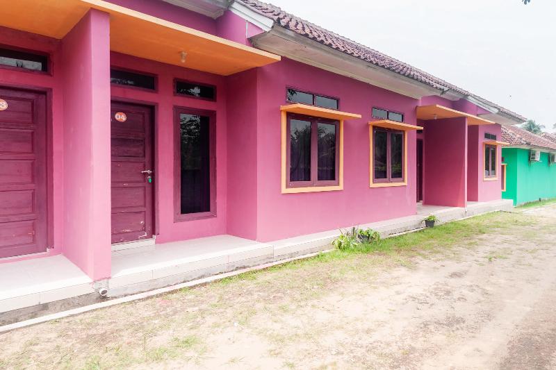 ホテル Oyo 2471 Swarna Raya