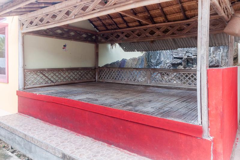 ホテル Oyo 2471 Swarna Raya