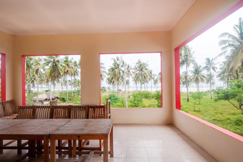 ホテル Oyo 2471 Swarna Raya