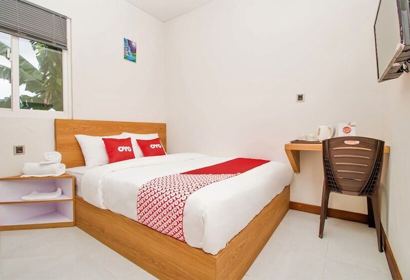 בית מלון כפרי Oyo 3307 Ayudia Guesthouse