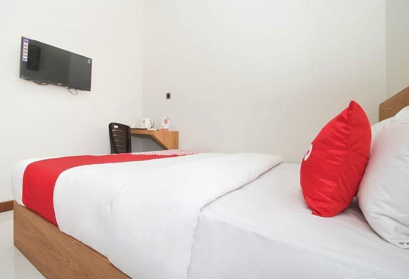 בית מלון כפרי Oyo 3307 Ayudia Guesthouse