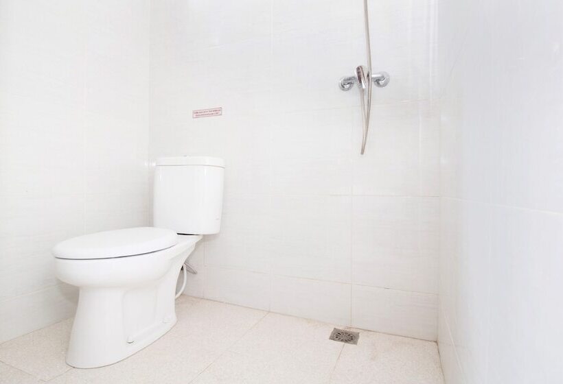 בית מלון כפרי Oyo 3307 Ayudia Guesthouse