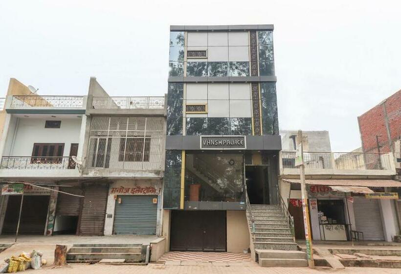 Отель Oyo 68456 Vansh Palace