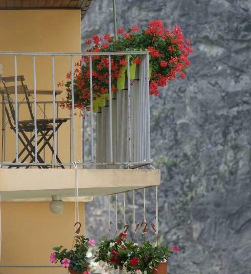 בית מלון כפרי Pension Bellevue Gondo