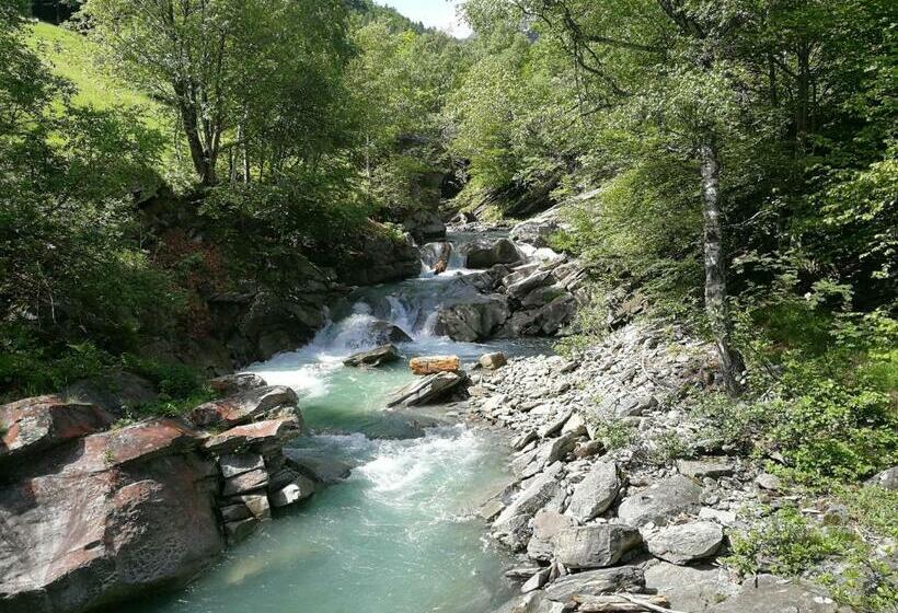 בית מלון כפרי Pension Bellevue Gondo