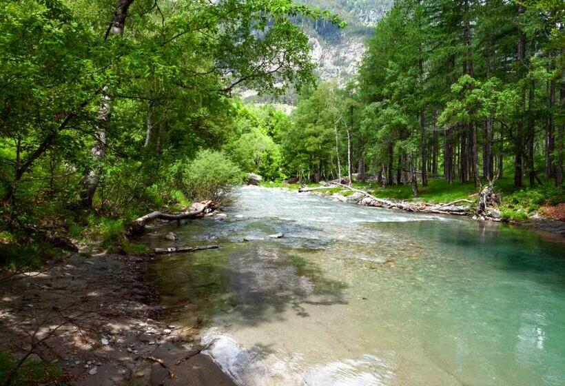 בית מלון כפרי Pension Bellevue Gondo