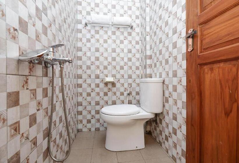 בית מלון כפרי Reddoorz Near Rumah Sakit Ortopedi Dr Soeharso