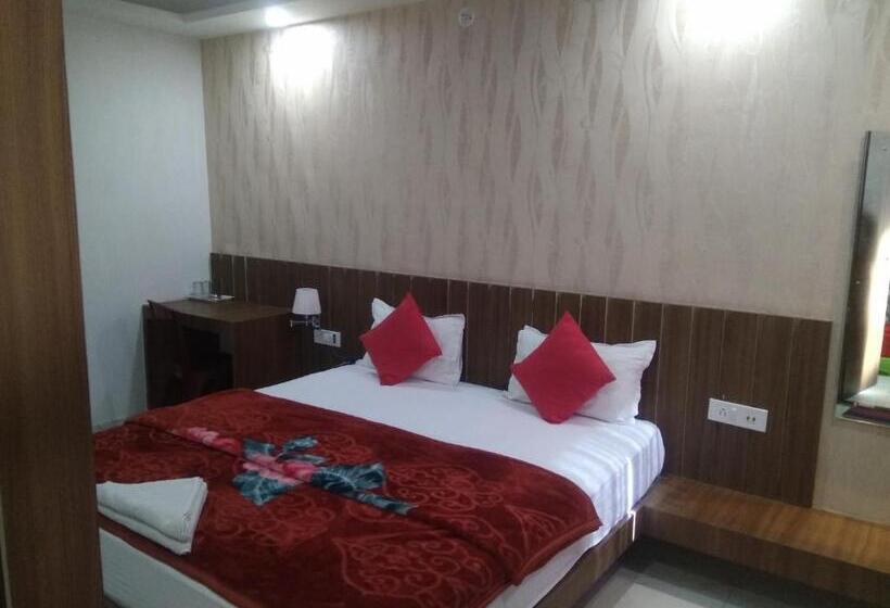 ホテル Rudraksha Inn