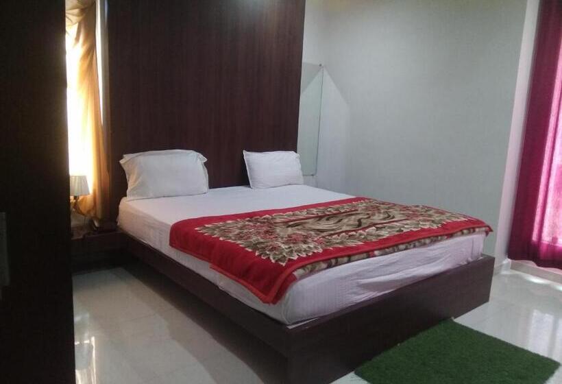 ホテル Rudraksha Inn