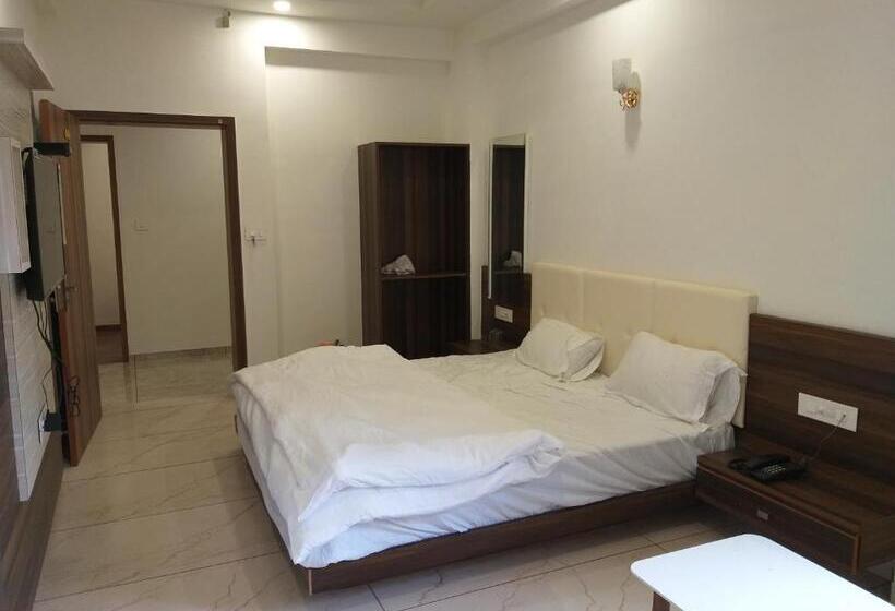 בית מלון כפרי The Grand Shiva