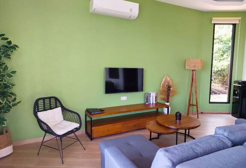 בית מלון כפרי The Happinezz Hills