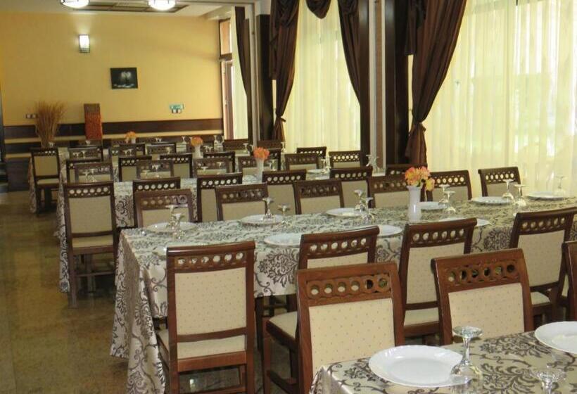 Отель Turist Beharca