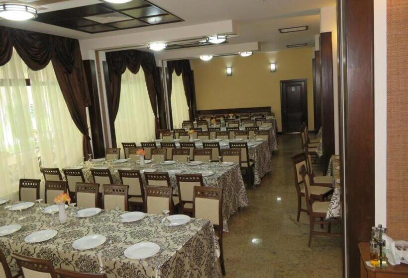 Отель Turist Beharca