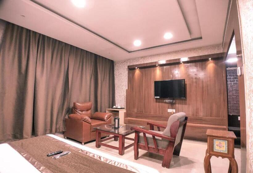 בית מלון כפרי Vishnu Empire