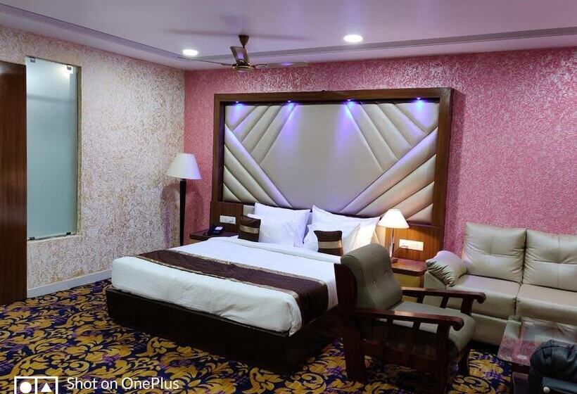 בית מלון כפרי Vishnu Empire