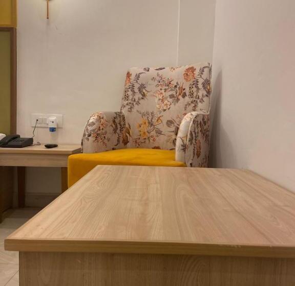 Kenth Hari Resort Dhaulpur By Shrigo Hotels