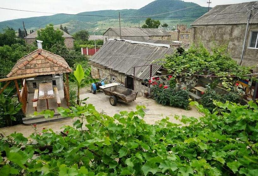 펜션 Berdavan Guesthouse