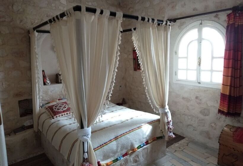 پانسیون Dar Ayed Tamezret