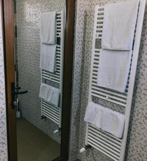 Пансион La Tusi Lovrin