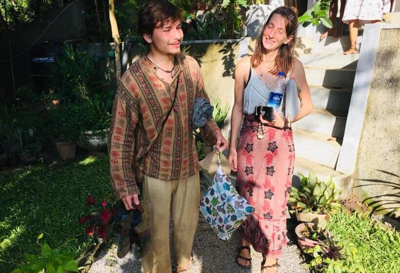 بنسيون New Toropi Homestay