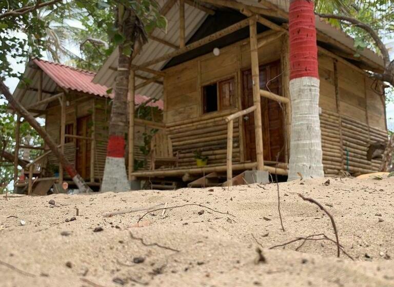 ペンション Playa Samara Hostel