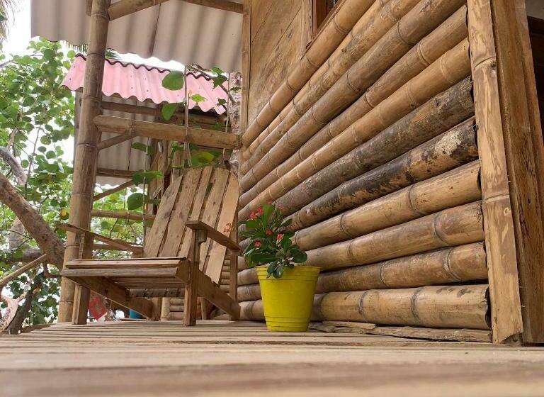 ペンション Playa Samara Hostel