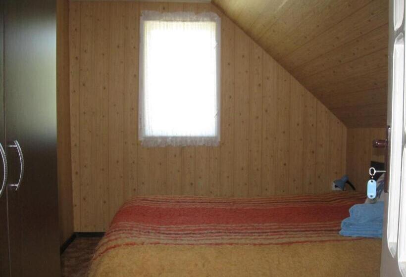 פנסיון Podina Guest House