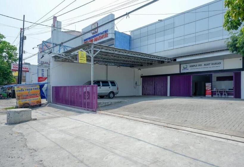 פנסיון Reddoorz Near Alun Alun Kaliwungu Kendal