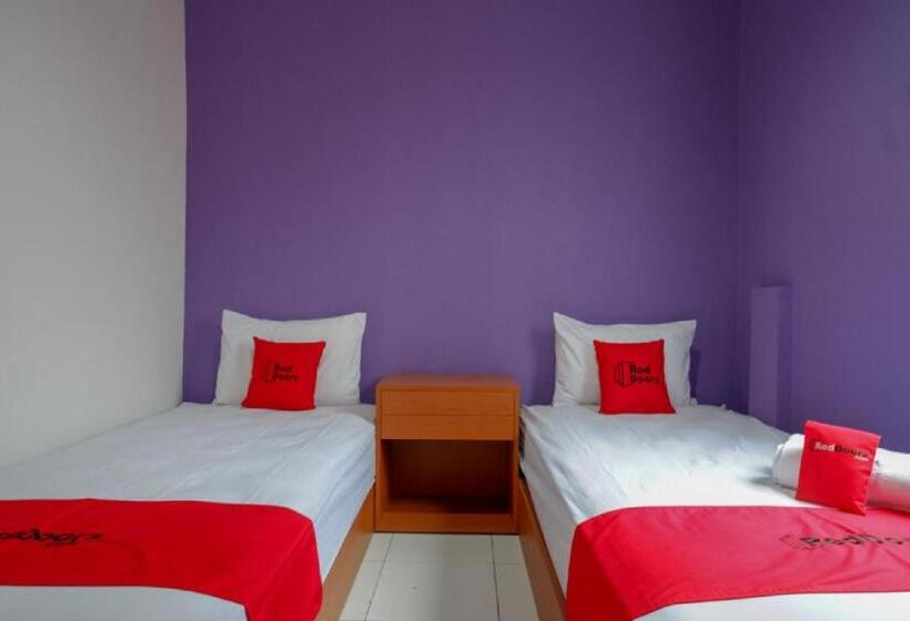 פנסיון Reddoorz Near Alun Alun Kaliwungu Kendal