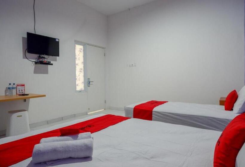 פנסיון Reddoorz Near Alun Alun Kaliwungu Kendal