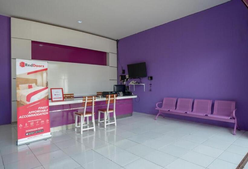 פנסיון Reddoorz Near Alun Alun Kaliwungu Kendal