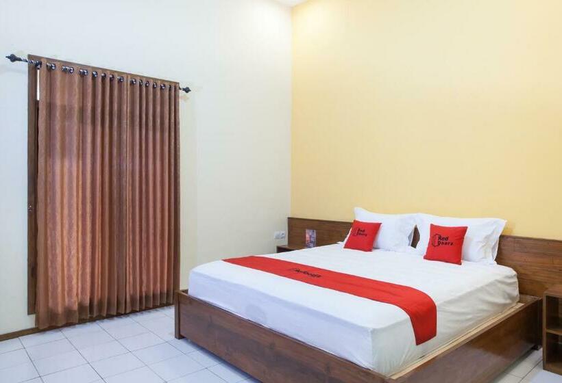 ペンション Reddoorz Near Baluran National Park
