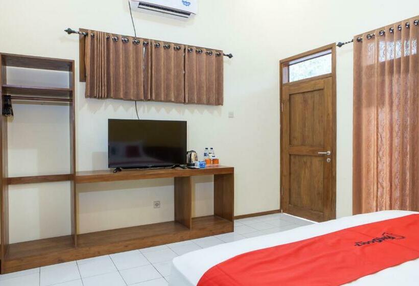 ペンション Reddoorz Near Baluran National Park