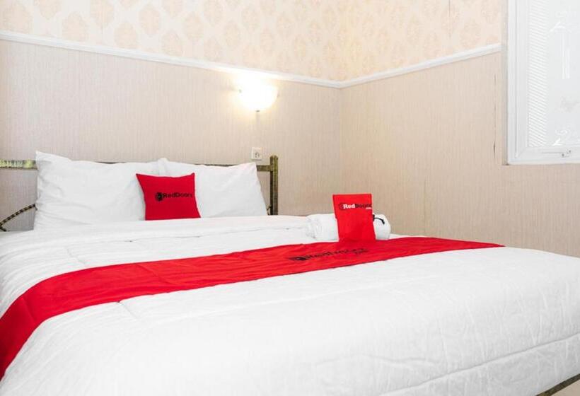 بنسيون Reddoorz Near Gajahmungkur Semarang