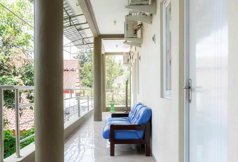 بنسيون Reddoorz Near Gajahmungkur Semarang