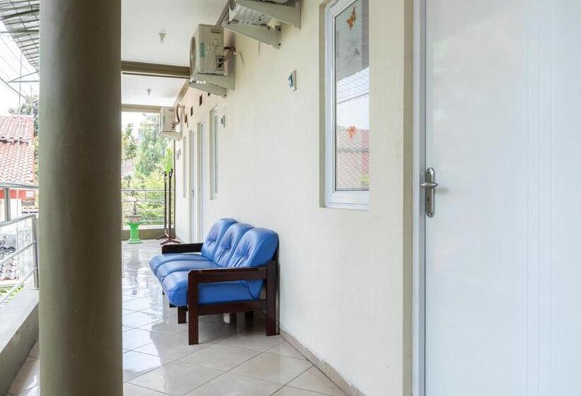 بنسيون Reddoorz Near Gajahmungkur Semarang